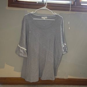 Grey shirt with beaded sleeve